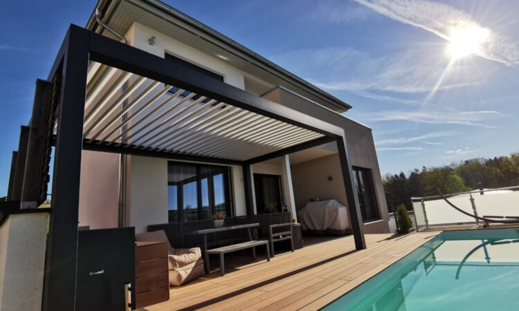 Beneficios de instalar sistemas de sombra en tu terraza: protección, confort y ahorro energético
