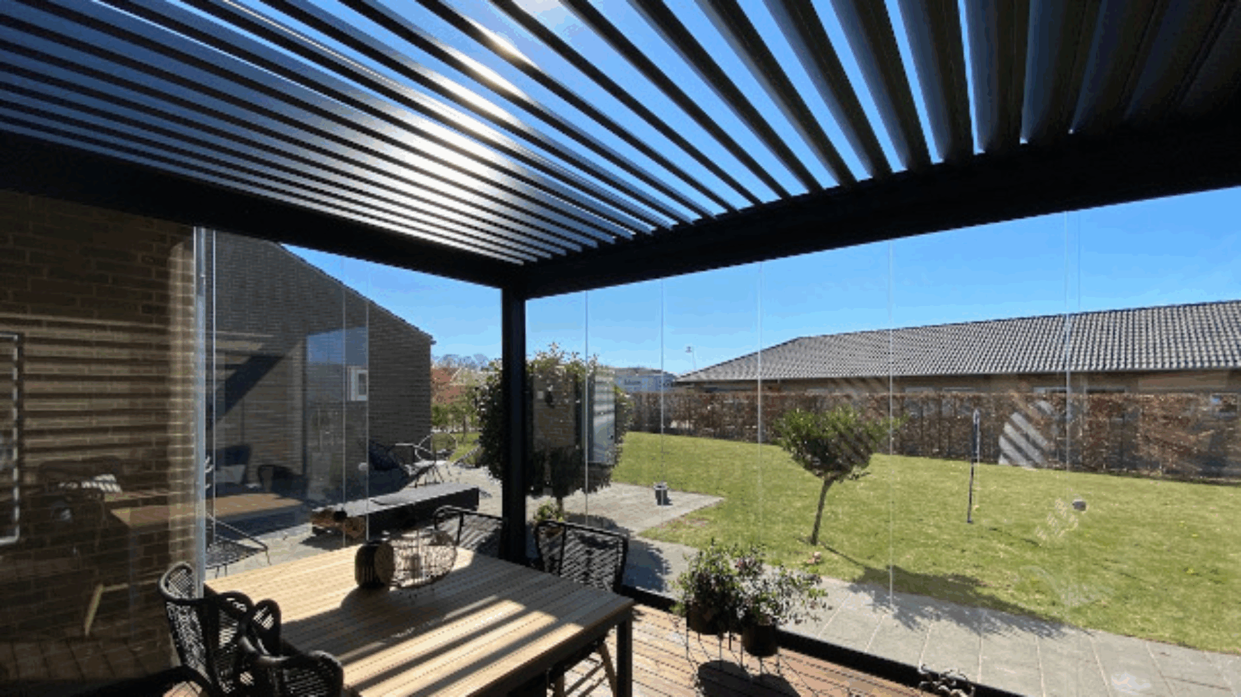 Transforma tu Espacio Exterior con Diseño y Tecnología