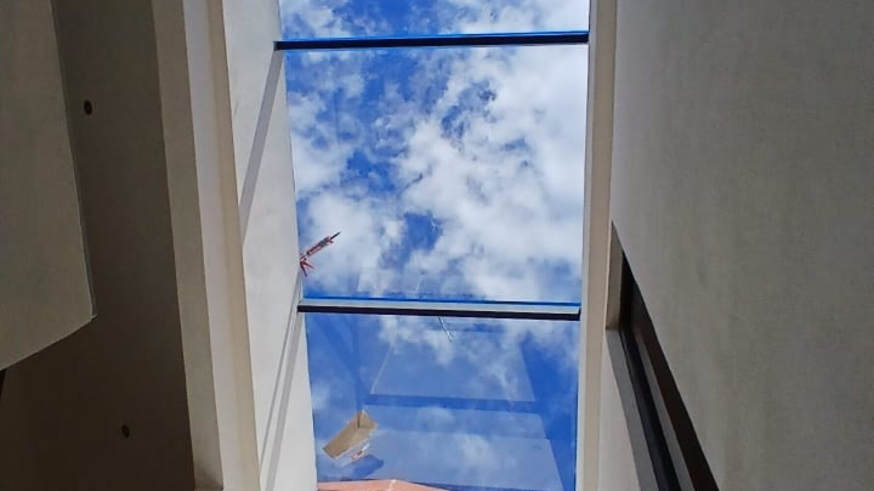 Techos de vidrio y control solar: cómo lograr confort y eficiencia durante todo el año