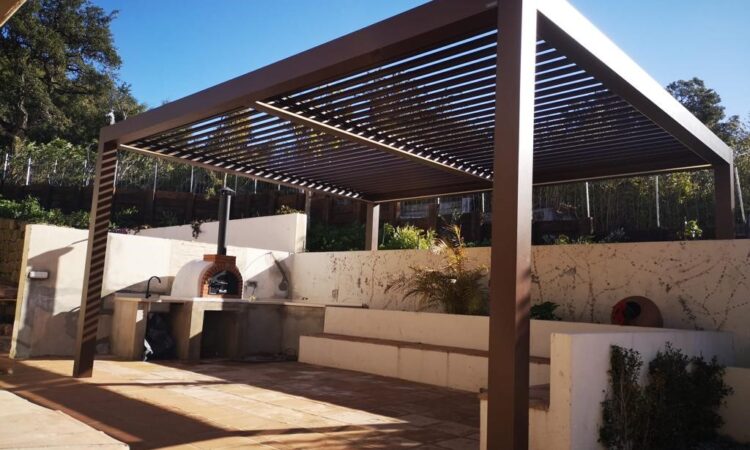 Usos y aplicaciones de las pérgolas bioclimáticas
